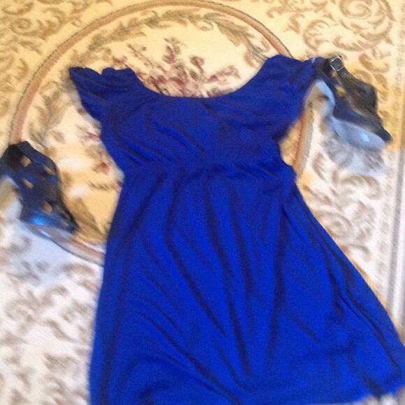 Ladies royal blue 👗 in size medium from So Sik - Picture 7 of 7